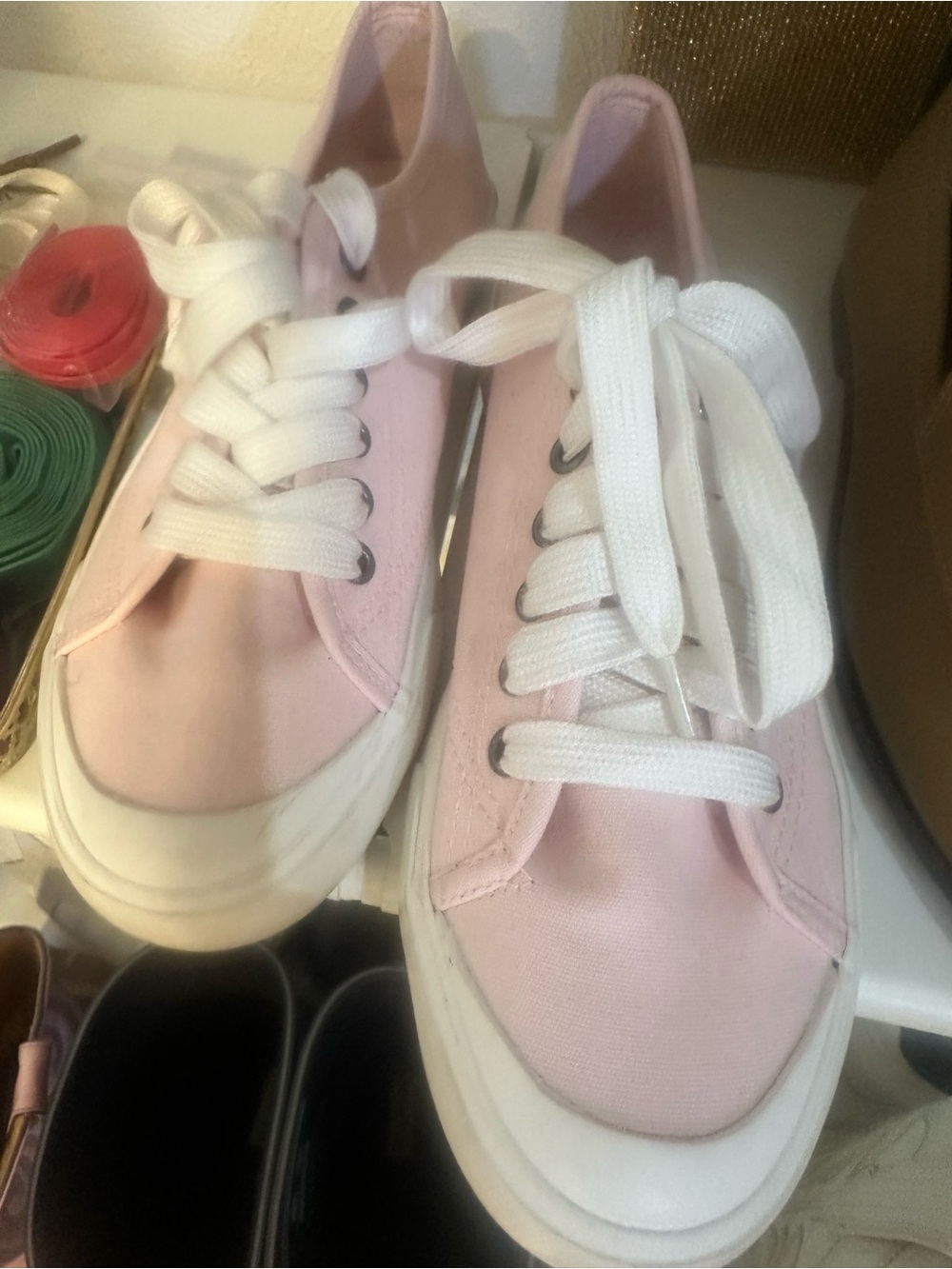 Rocket Dog Pink Canvas Low-Top Lace-Up Sneakers